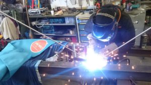 Kostümdesign Kostüm Schneidern Maskottchen Schweißarbeiten Metall konstruktion