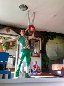 Akrobatik Familie berlinJohn Artisten Kinder und Eltern SportHelden