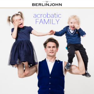 Akrobatik Familie berlinJohn Artisten Kinder und Eltern SportHelden Jet Förster