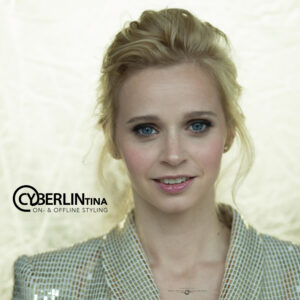 JaValiantsina von Förster - Fashion Model Artist Actress webdeveloper