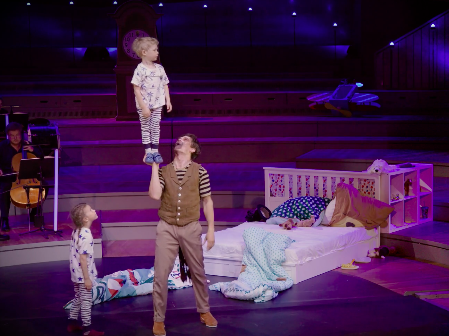 Zaubernacht-Philharmonie-BerlinJohn Family Jetson förster acrobatic family